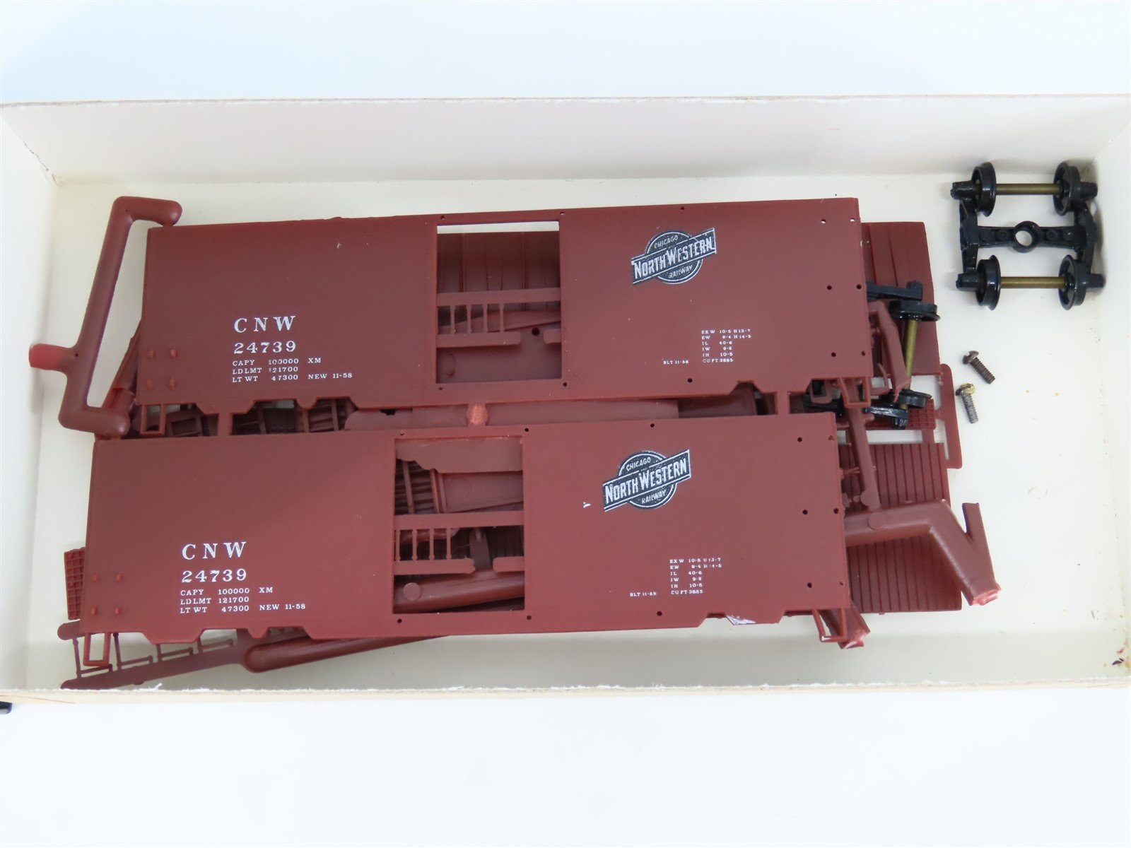 HO Scale Cannonball CCS Kit #41901 CNW Chicago North Western Box Car #24739
