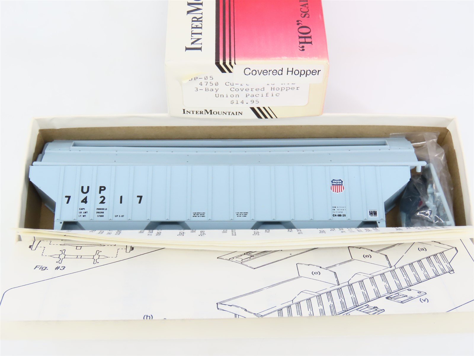 HO Scale InterMountain Kit UP-05 UP Union Pacific 3-Bay Covered Hopper #74217