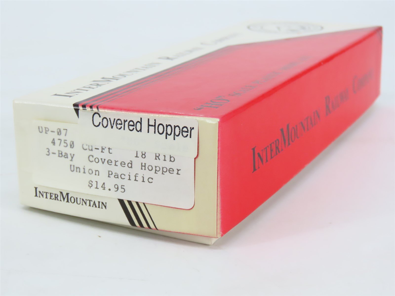 HO Scale InterMountain Kit UP-07 UP Union Pacific 3-Bay Covered Hopper #74463