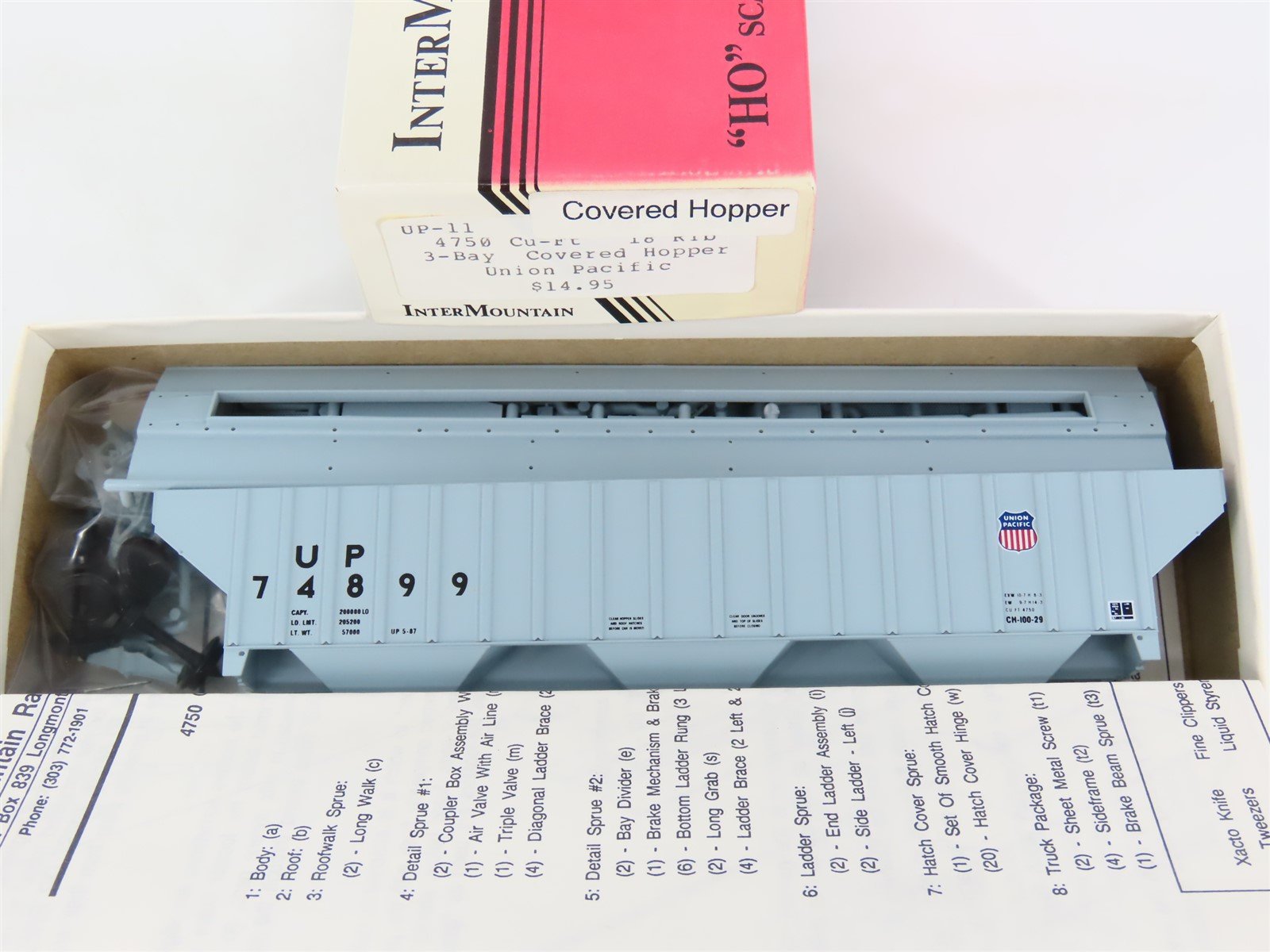 HO Scale InterMountain Kit UP-11 UP Union Pacific 3-Bay Covered Hopper #74899