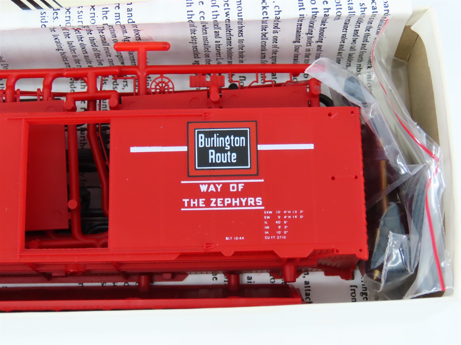 HO Scale InterMountain Kit CB&Q-02 CB&Q Burlington Route Box Car #28032