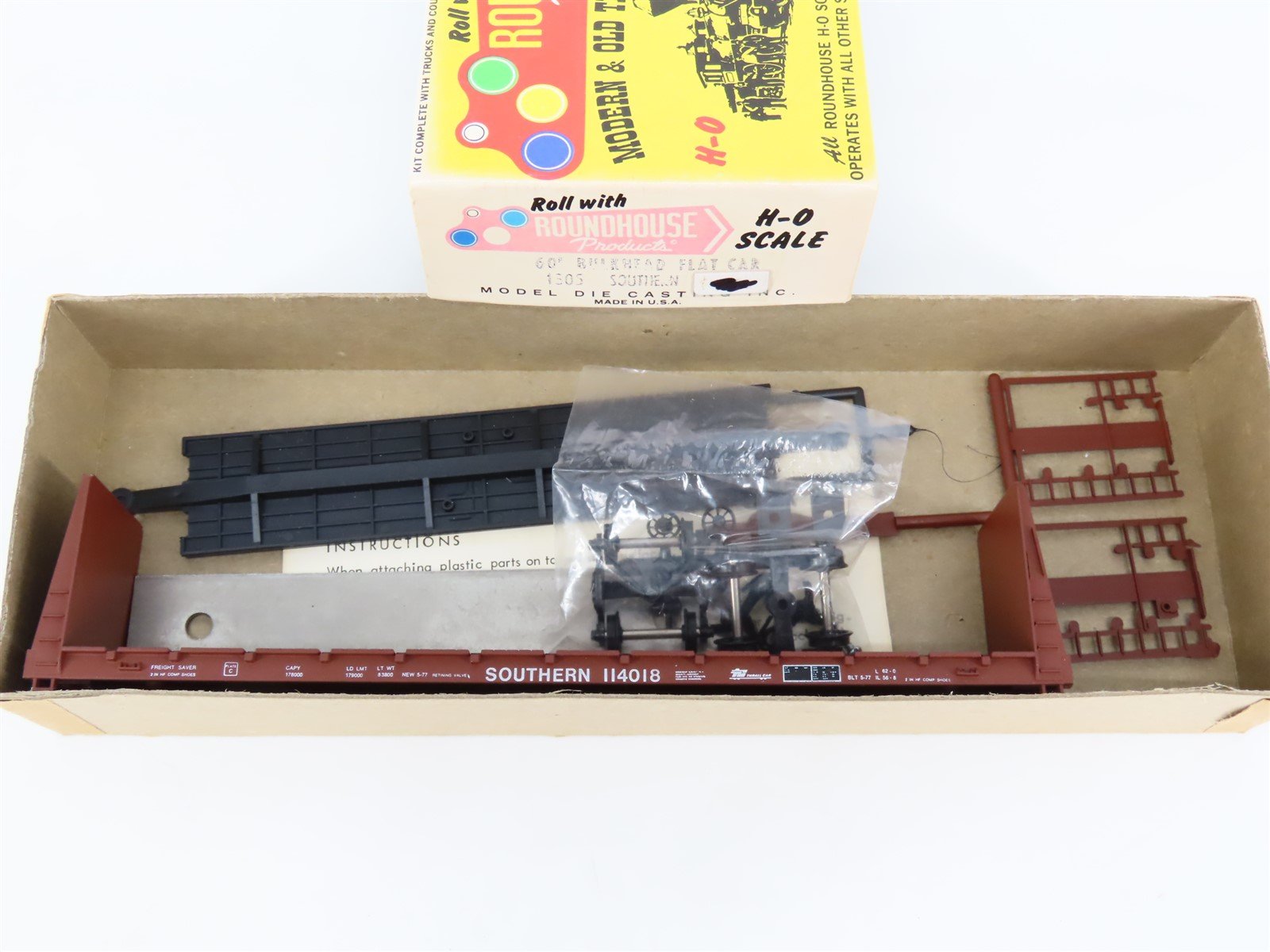 HO Scale Roundhouse Kit 1305 SOU Southern Railway 60' Bulkhead Flat Car #114018