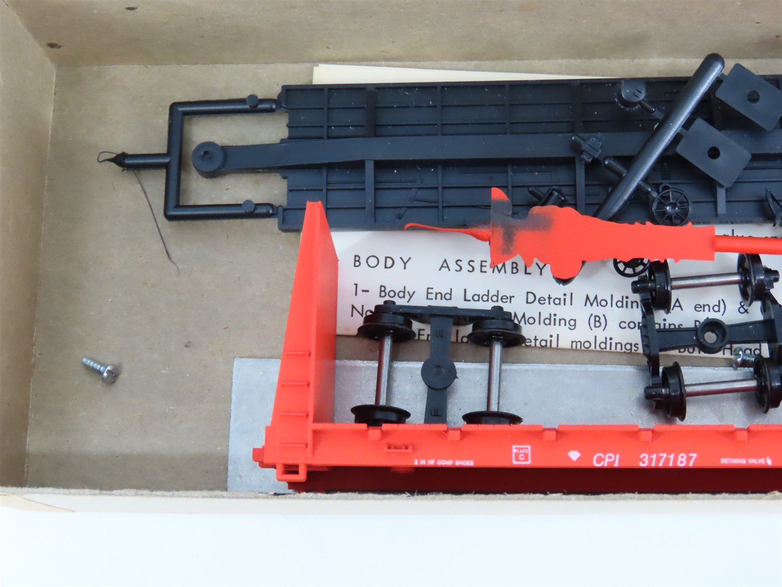 HO Roundhouse Kit 1303 CP Rail Canadian Pacific 60' Bulkhead Flat Car #317187