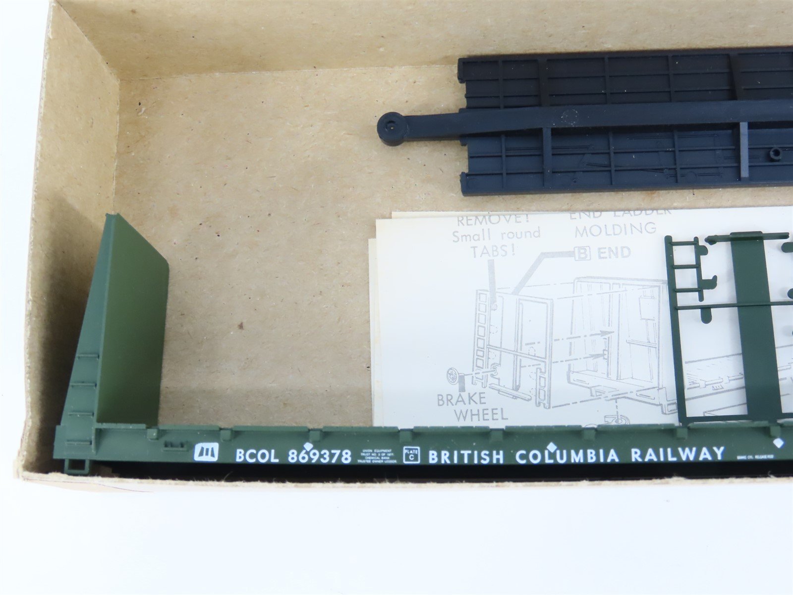 HO Scale Roundhouse MDC Kit 1314 BCOL British Columbia Bulkhead Flat Car #869378