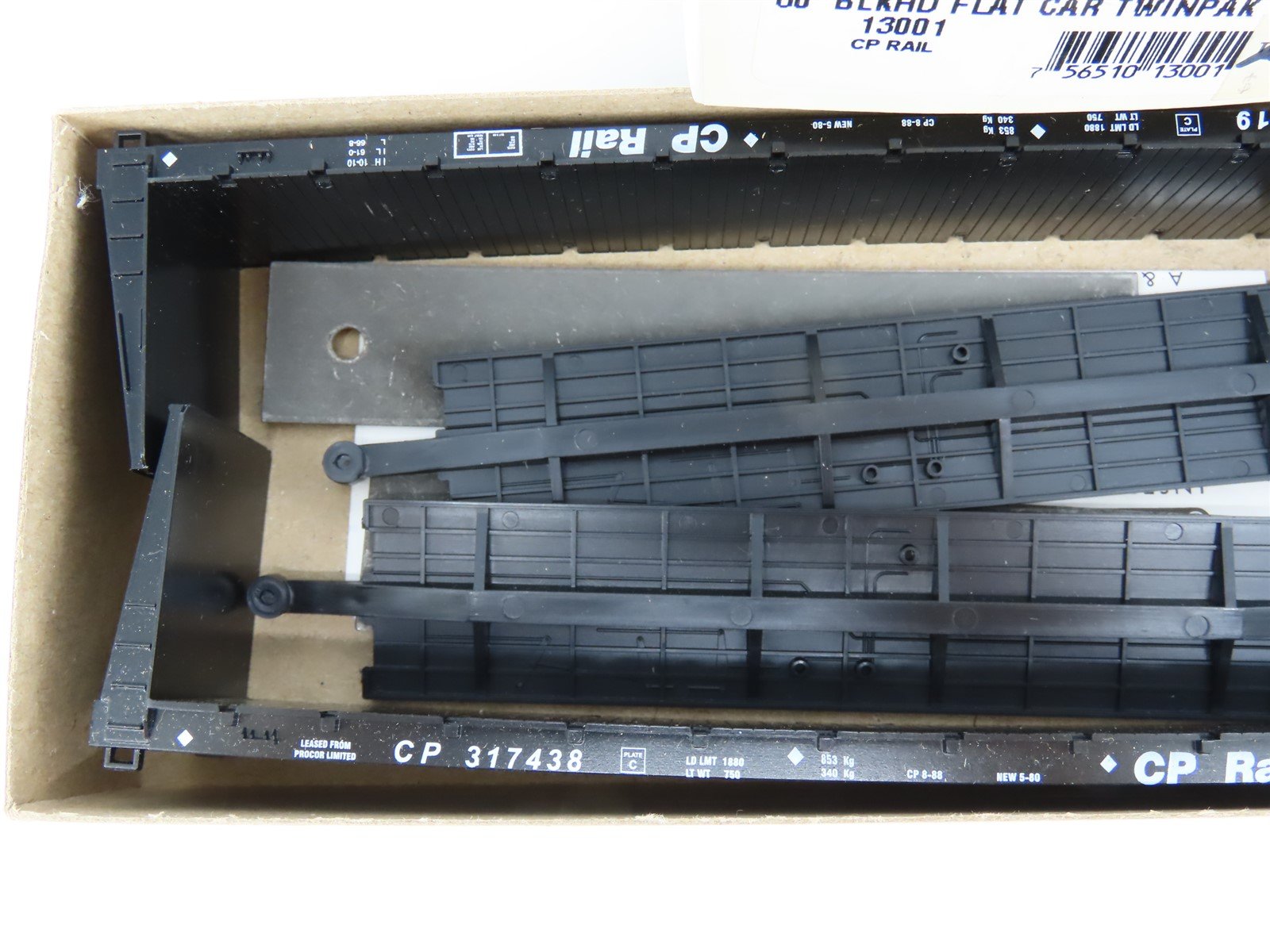 HO Scale Roundhouse MDC Kit 13001 CP Canadian Pacific 60' Flat Car 2-Pack