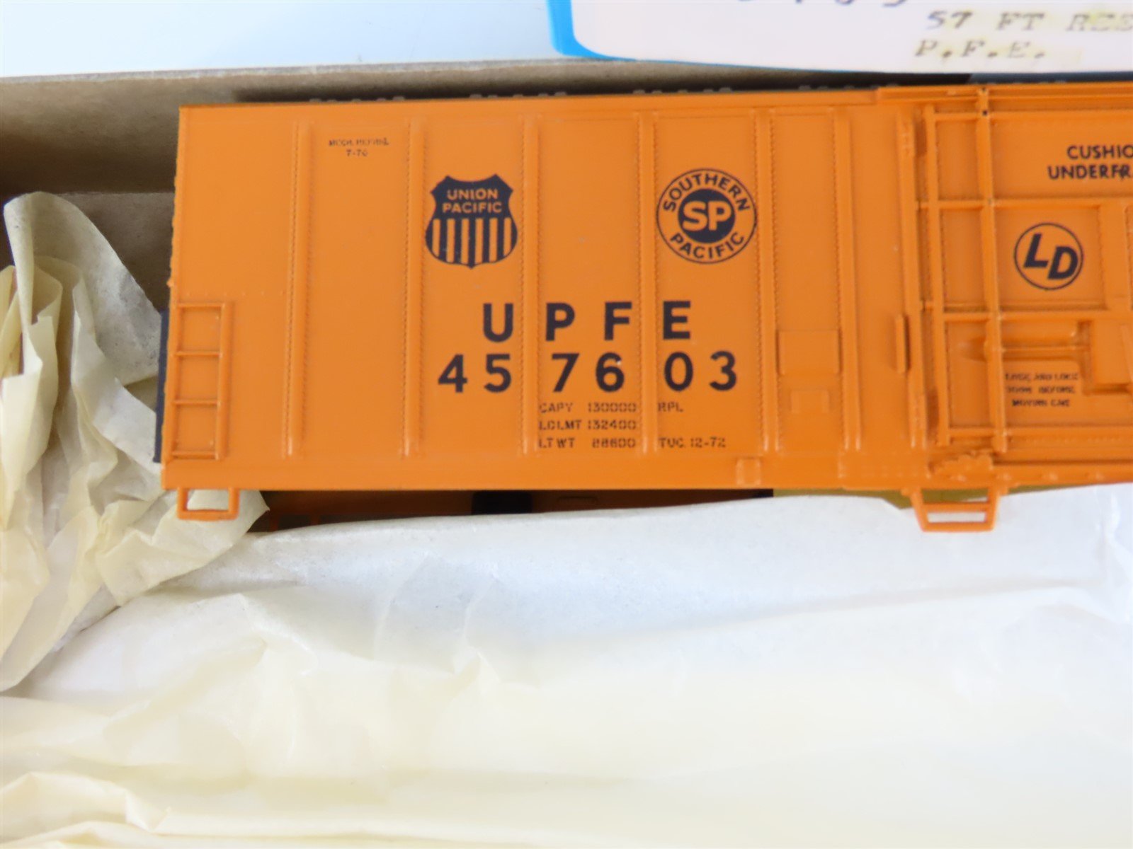 HO Athearn Kit 5465 UPFE Pacific Fruit Express 57' Mechanical Reefer #457603