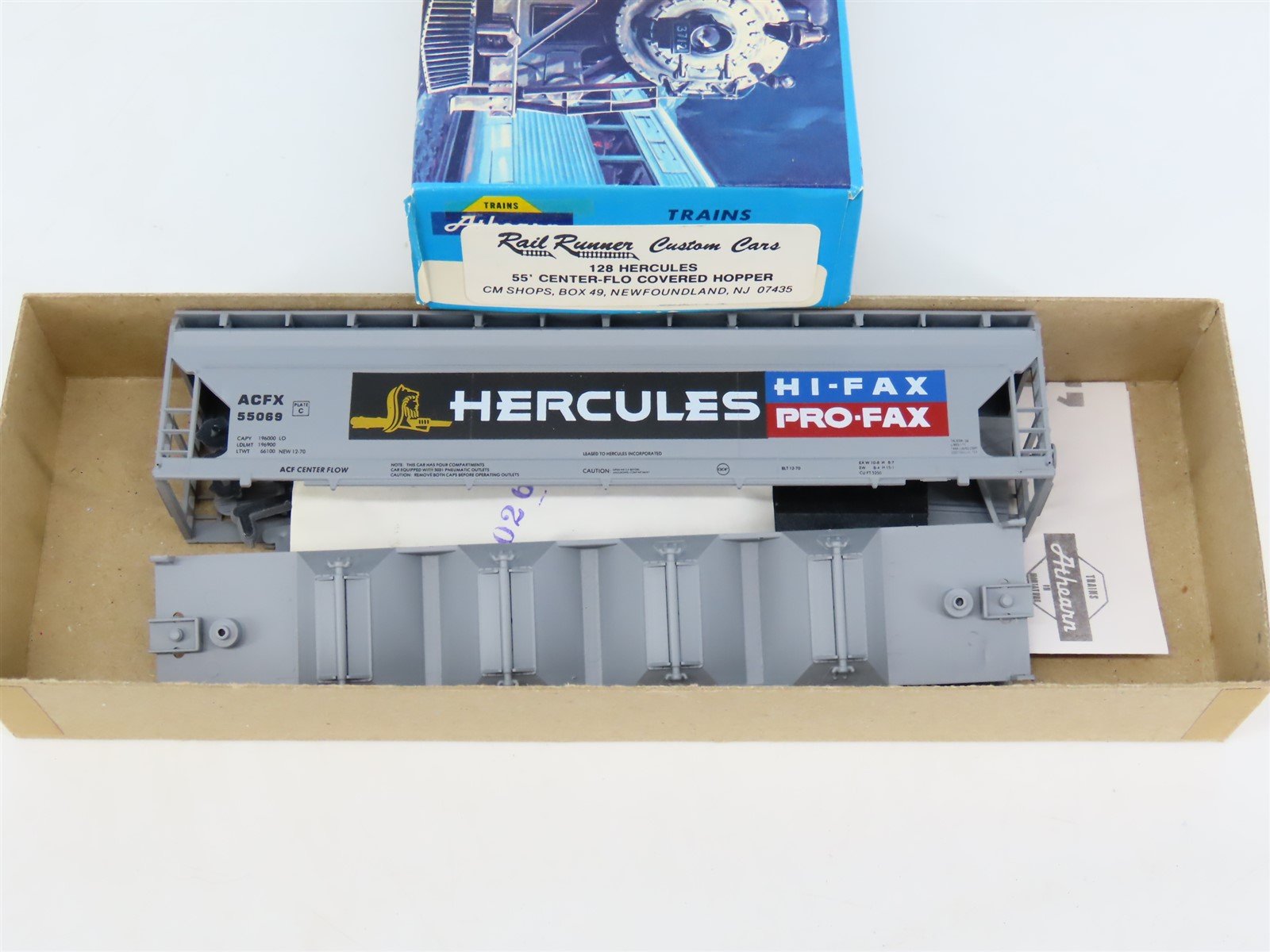 HO Scale Athearn Rail Runner Kit 128 ACFX Hercules 4-Bay Covered Hopper #55069