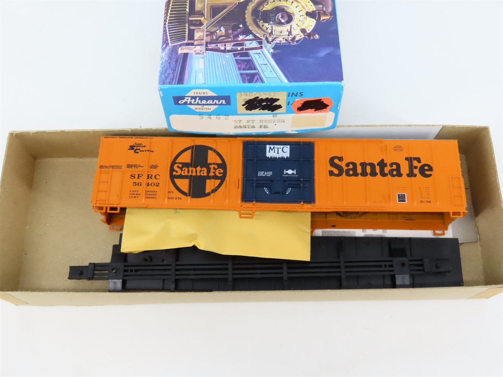 HO Scale Athearn Kit 5462 SFRC Santa Fe Railroad 57' Mechanical Reefer #56402