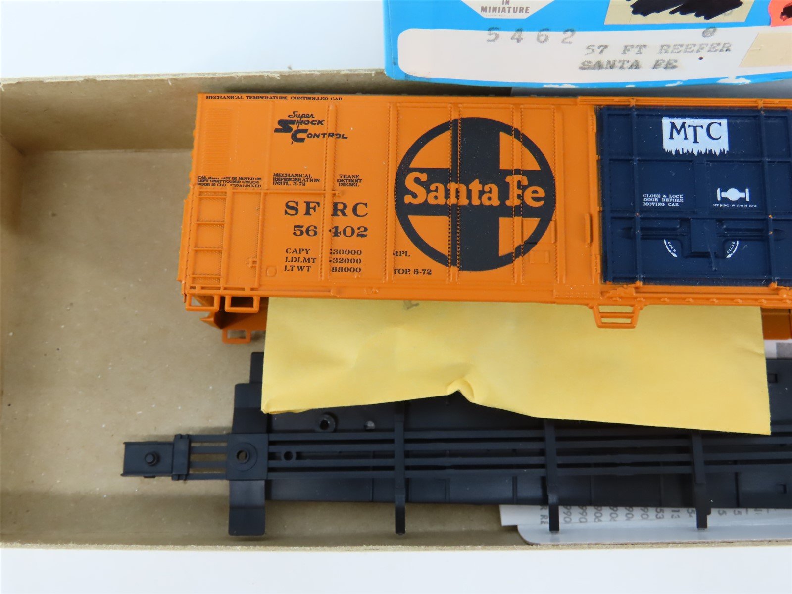 HO Scale Athearn Kit 5462 SFRC Santa Fe Railroad 57' Mechanical Reefer #56402