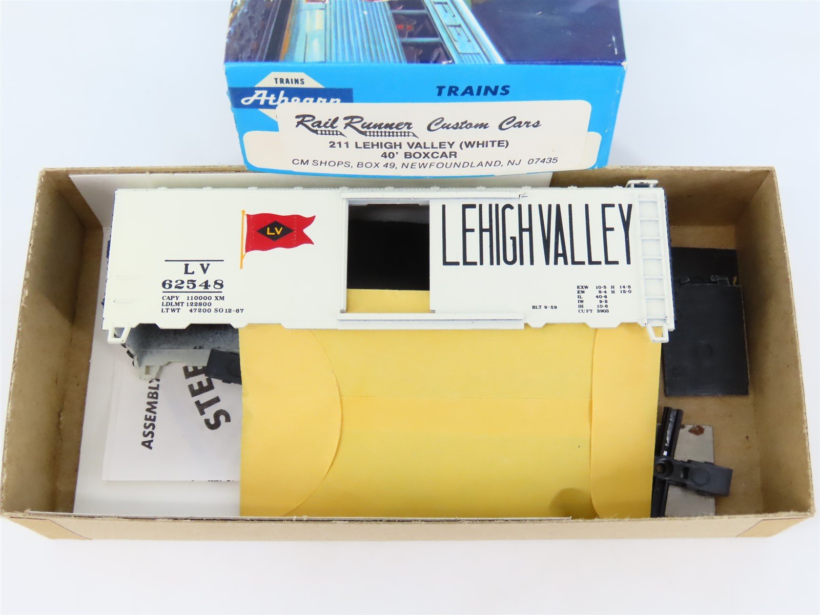 HO Scale Athearn Rail Runner Kit 211 LV Lehigh Valley 40' Box Car #62548