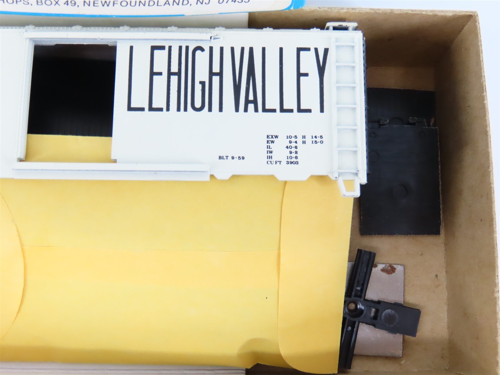 HO Scale Athearn Rail Runner Kit 211 LV Lehigh Valley 40' Box Car #62548