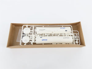 HO Scale Walthers Kit 932-5204 CGTX 54' Funnel Flow Tank Car #23299