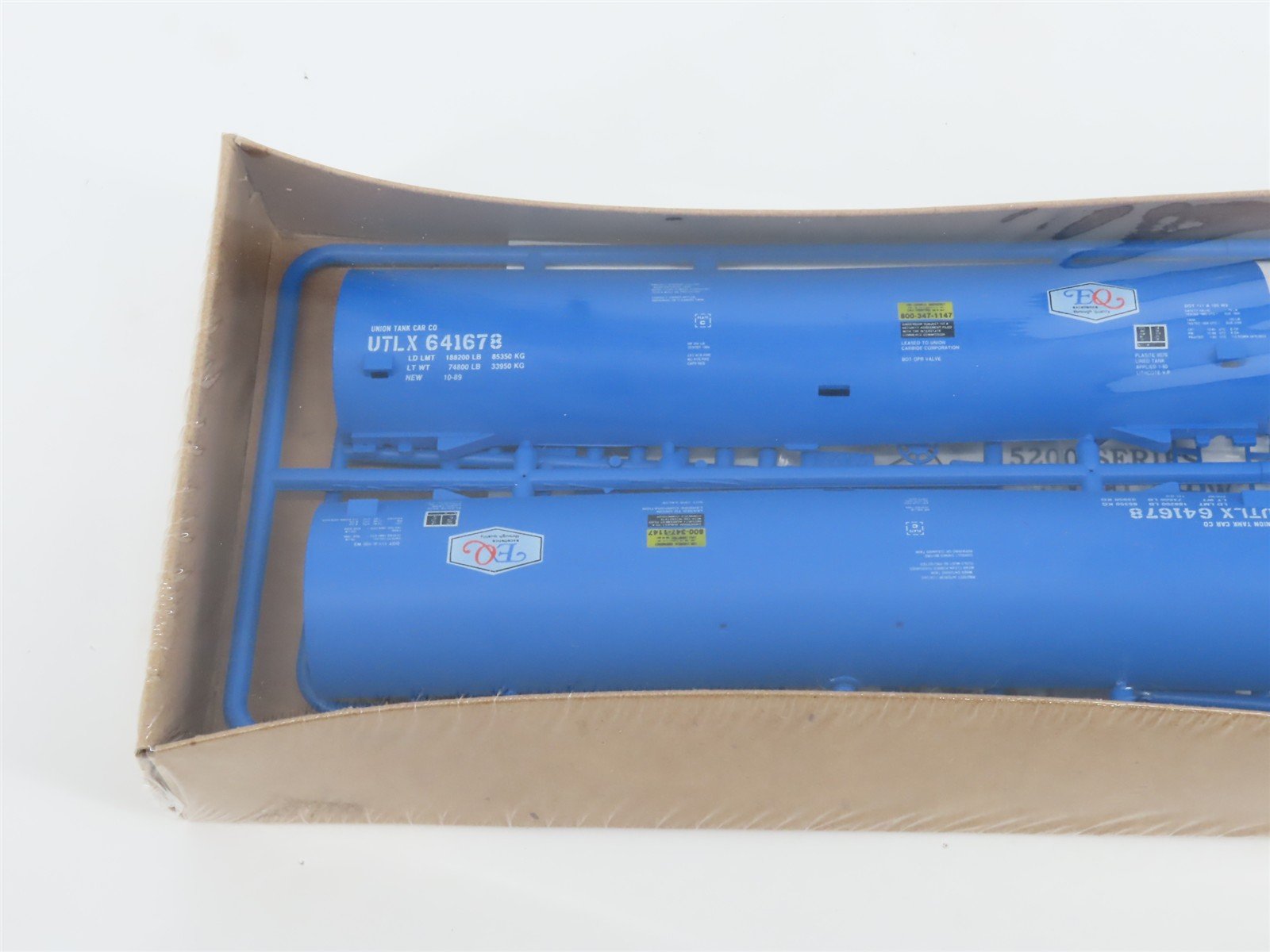 HO Walthers Kit 932-5212 UTLX 54' Funnel Flow Tank Car #641678 - SEALED