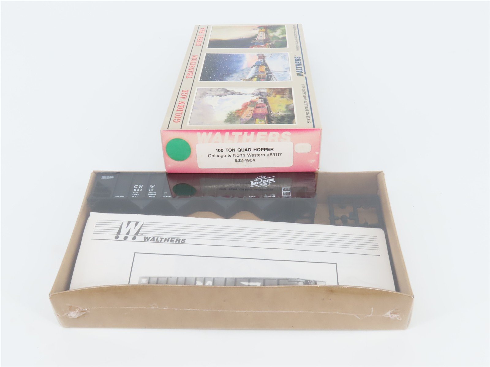 HO Walthers Kit 932-4904 CNW Chicago & North Western 4-Bay Hopper #63117 -SEALED
