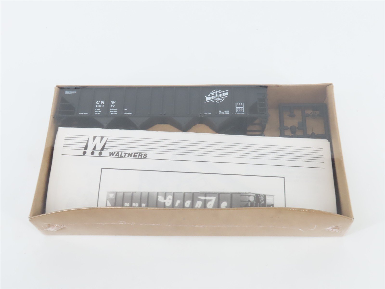 HO Walthers Kit 932-4904 CNW Chicago & North Western 4-Bay Hopper #63117 -SEALED