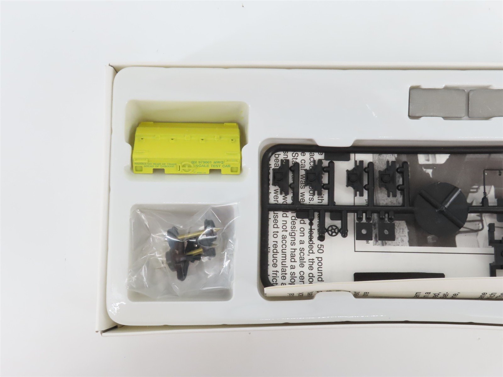 HO Scale Walthers Kit 932-5657 BN Burlington Northern Scale Test Car #979001
