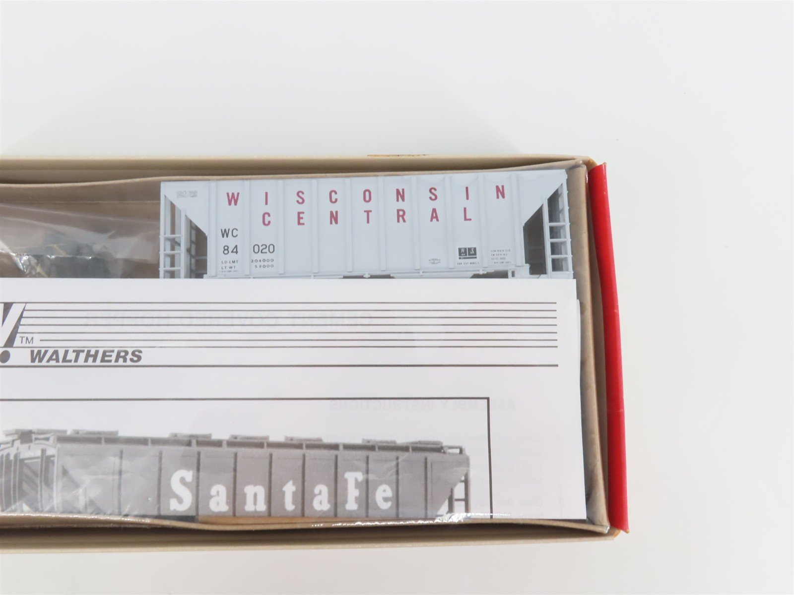 HO Walthers Kit 932-5405 WC Wisconsin Central 2-Bay Covered Hopper #84020 SEALED