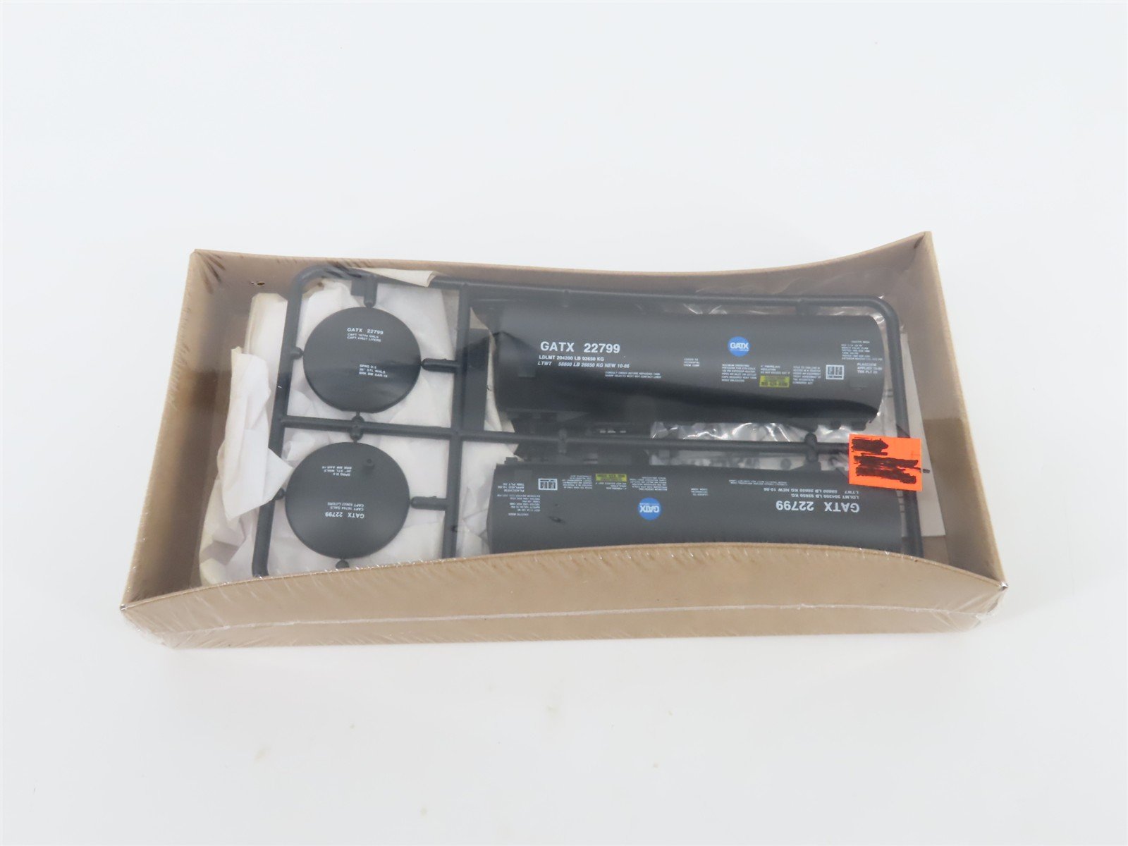 HO Scale Walthers Kit 932-5157 GATX 40' Funnel Flow Tank Car #22799 - SEALED