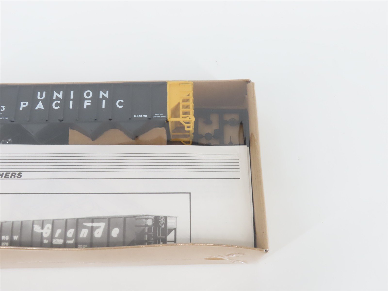 HO Scale Walthers Kit 932-4902 UP Union Pacific 4-Bay Hopper #45683 - SEALED