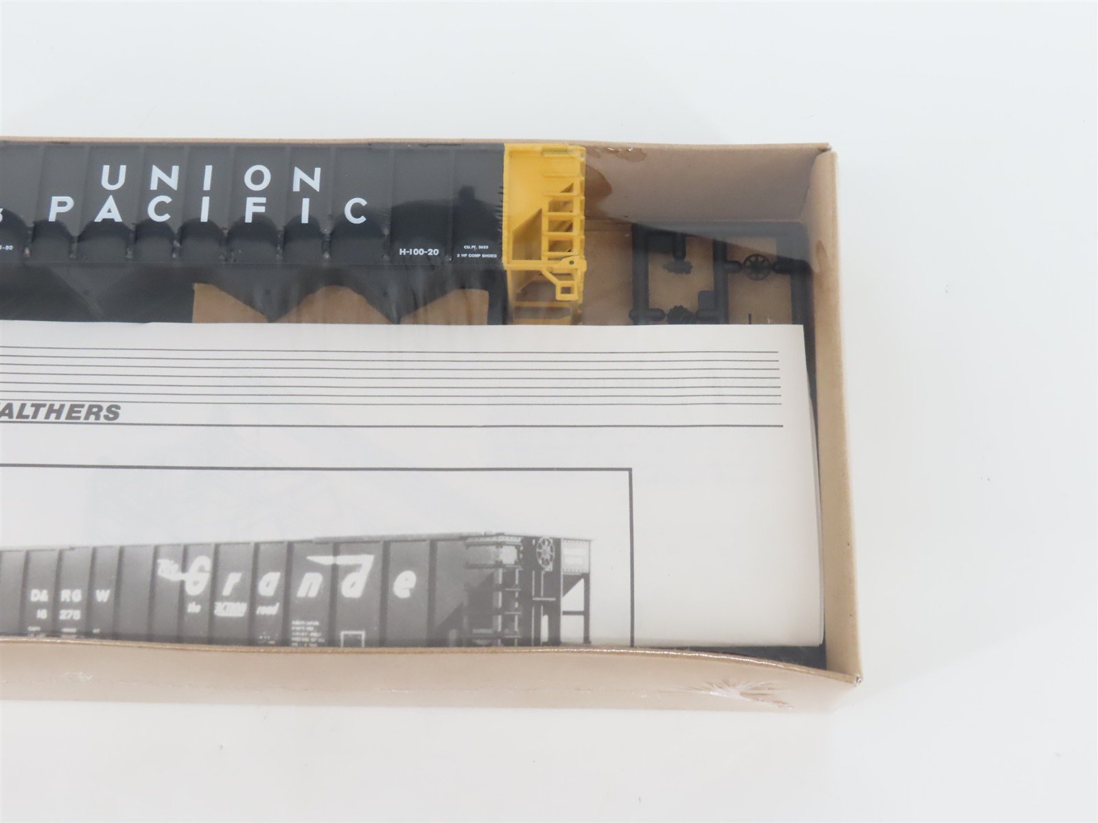 HO Scale Walthers Kit 932-4902 UP Union Pacific 4-Bay Hopper #45683 - SEALED