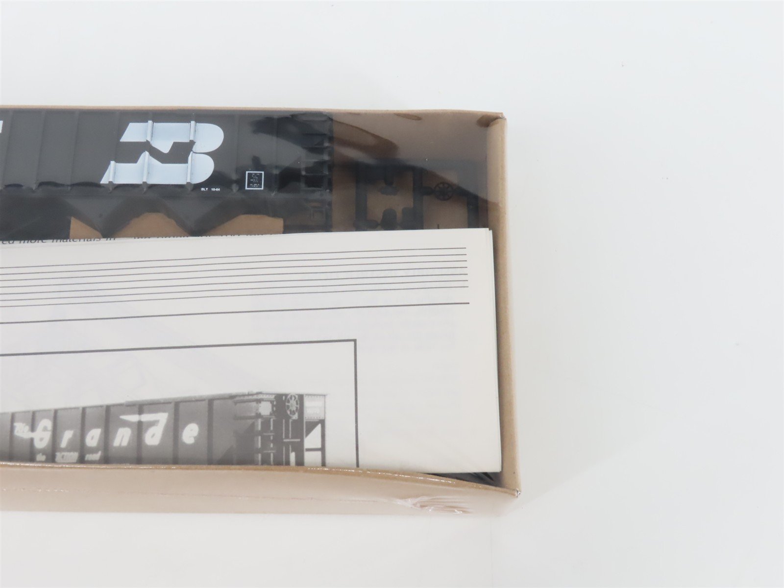 HO Walthers Kit 932-4901 BN Burlington Northern 4-Bay Hopper #513970 - SEALED