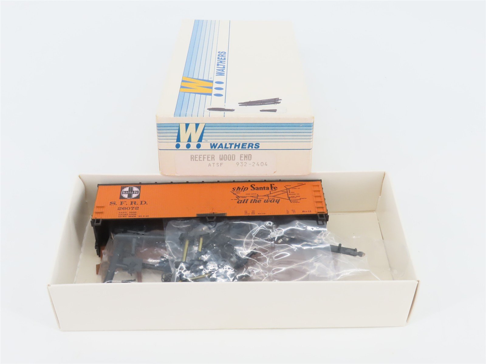HO Scale Walthers Kit 932-2404 SFRD ATSF Santa Fe 40' Wood Reefer #26072