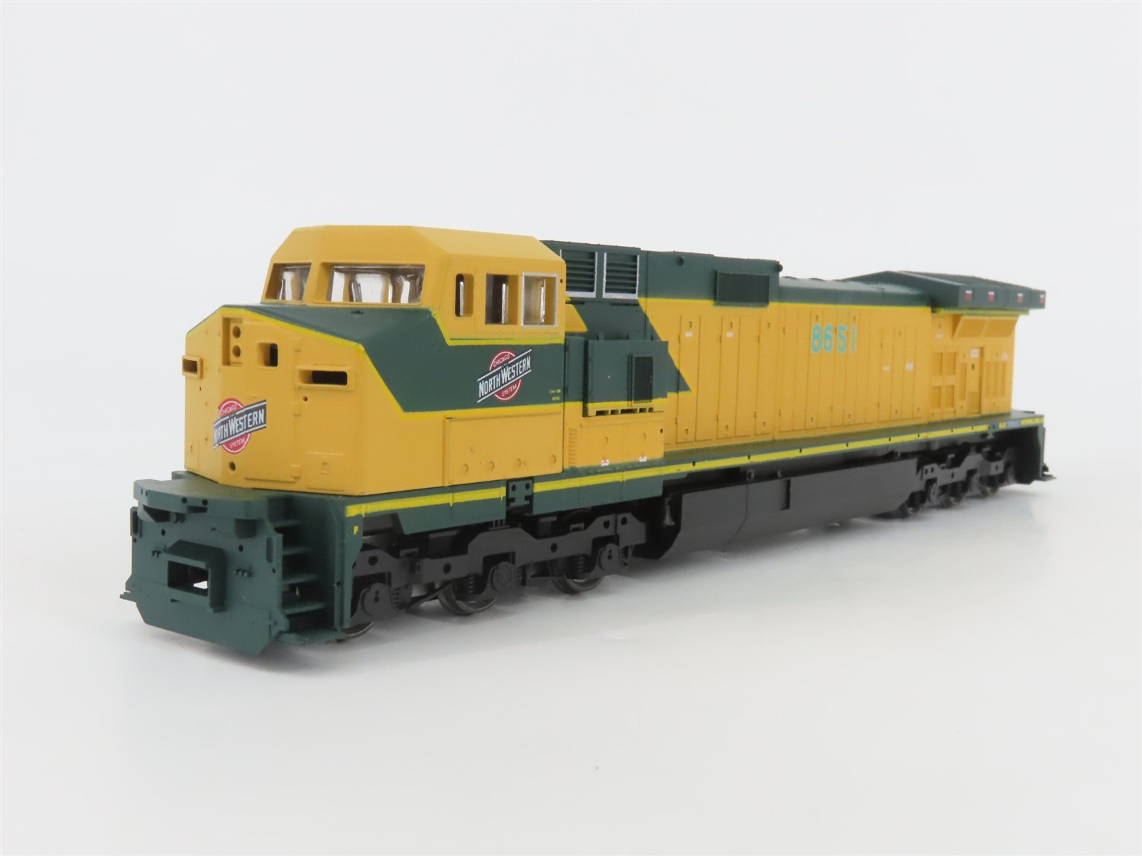 HO Scale Athearn 4914 CNW Chicago & North Western GE C44-9W Diesel #8651