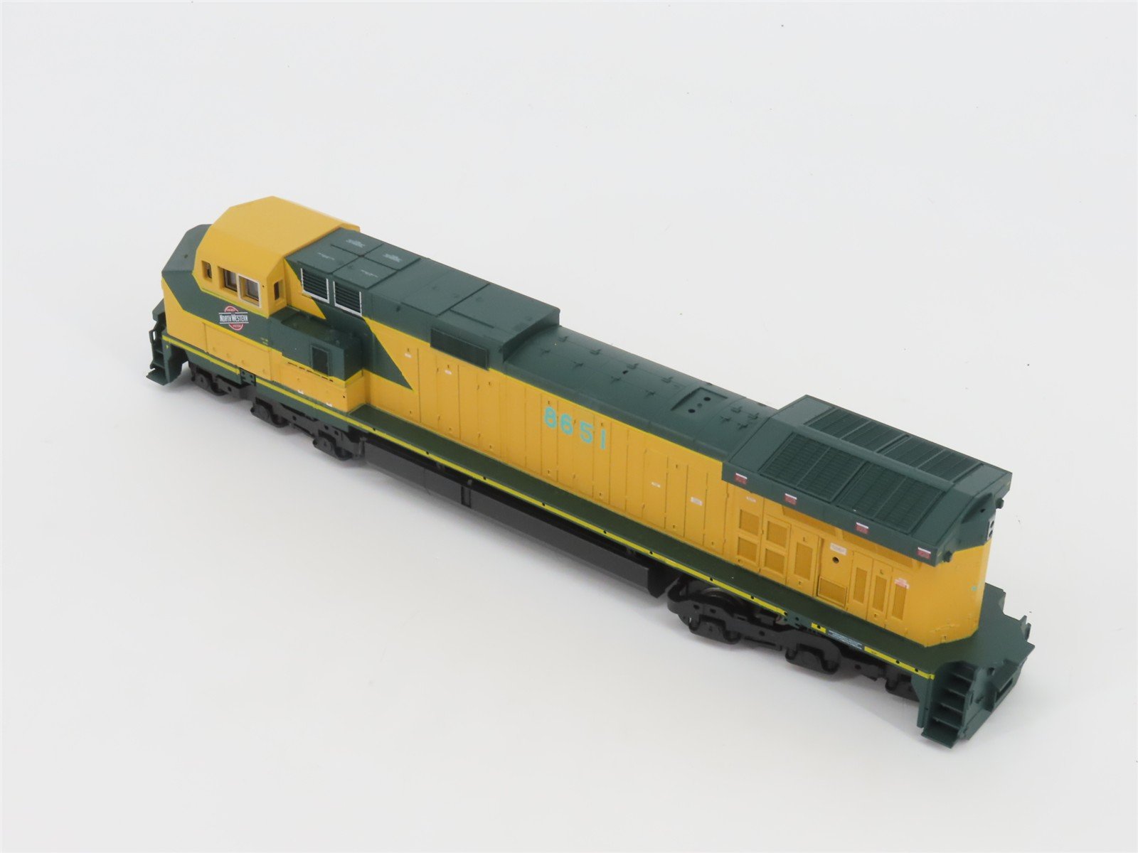 HO Scale Athearn 4914 CNW Chicago & North Western GE C44-9W Diesel #8651
