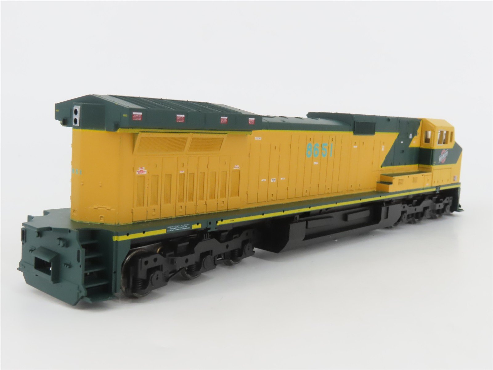 HO Scale Athearn 4914 CNW Chicago & North Western GE C44-9W Diesel #8651