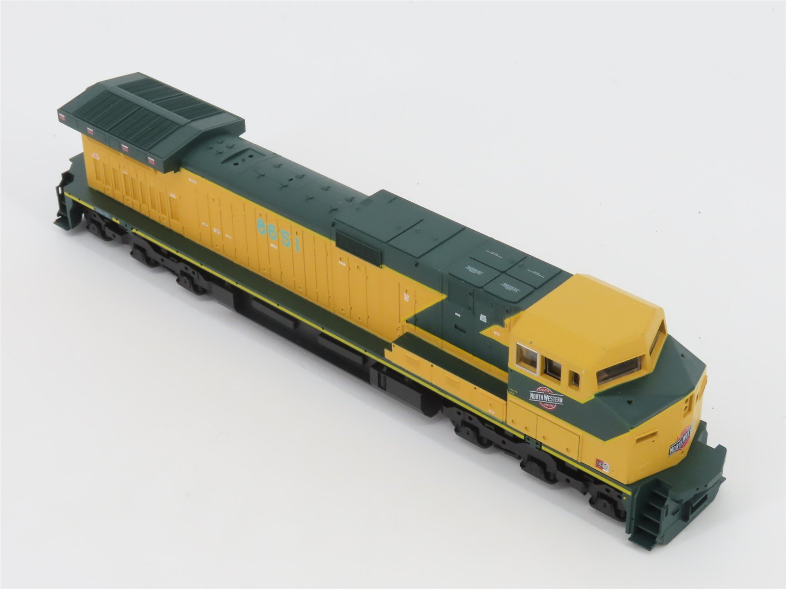 HO Scale Athearn 4914 CNW Chicago & North Western GE C44-9W Diesel #8651