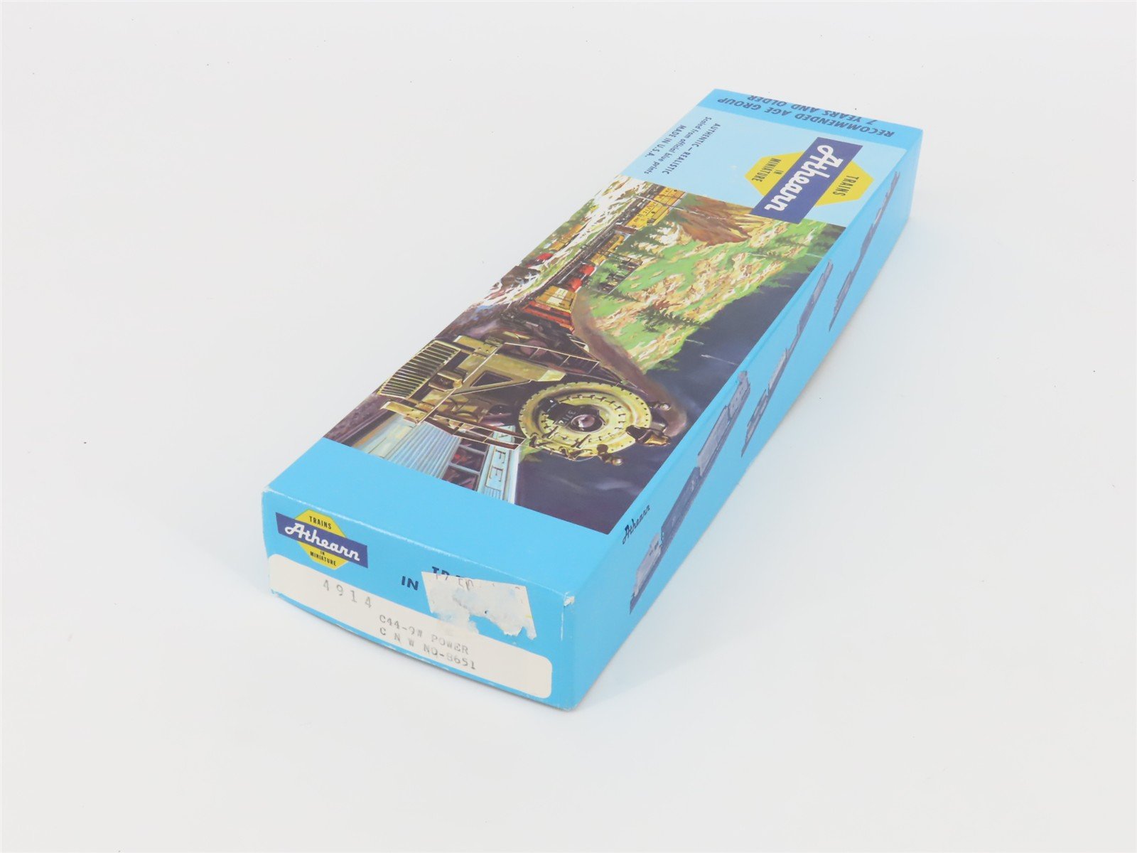 HO Scale Athearn 4914 CNW Chicago & North Western GE C44-9W Diesel #8651