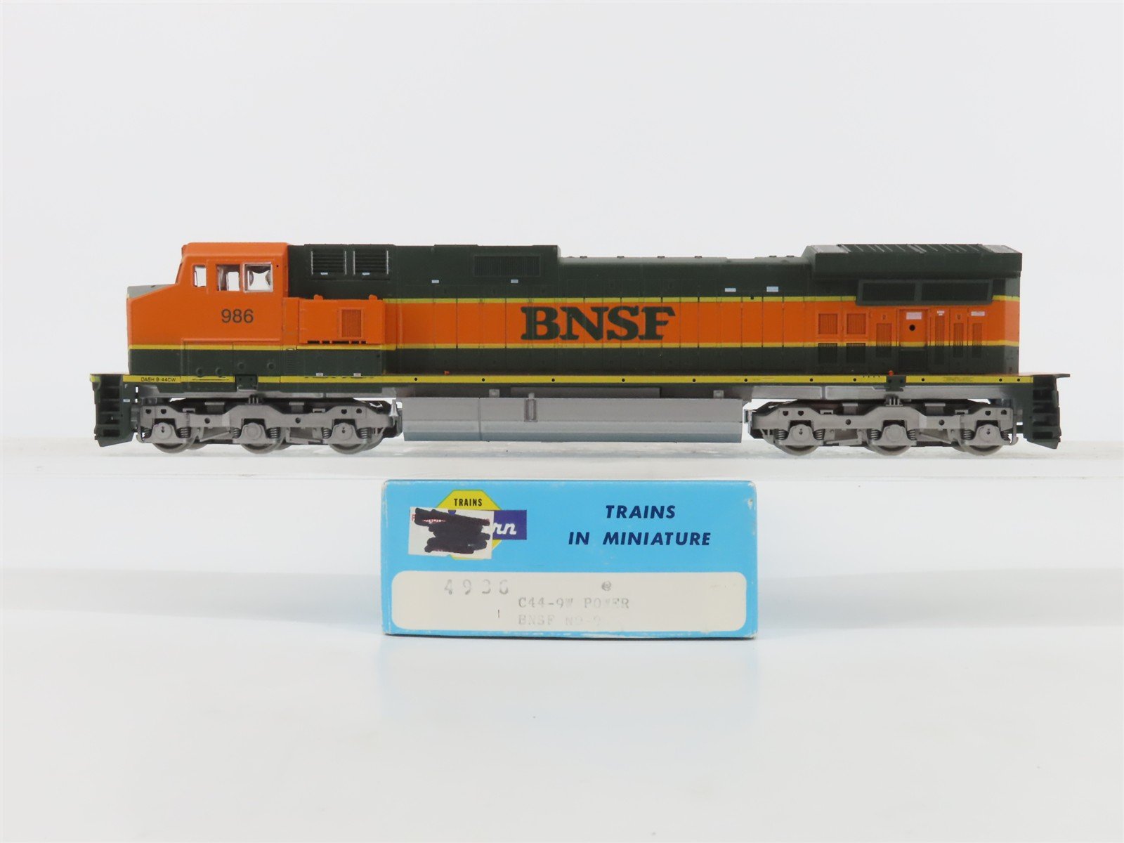 HO Scale Athearn 4936 BNSF Railway GE C44-9W Diesel Locomotive #986