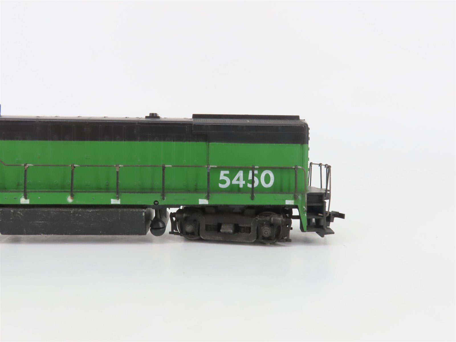 HO Scale Athearn 3411 BN Burlington Northern GE U28B Diesel Locomotive #5450