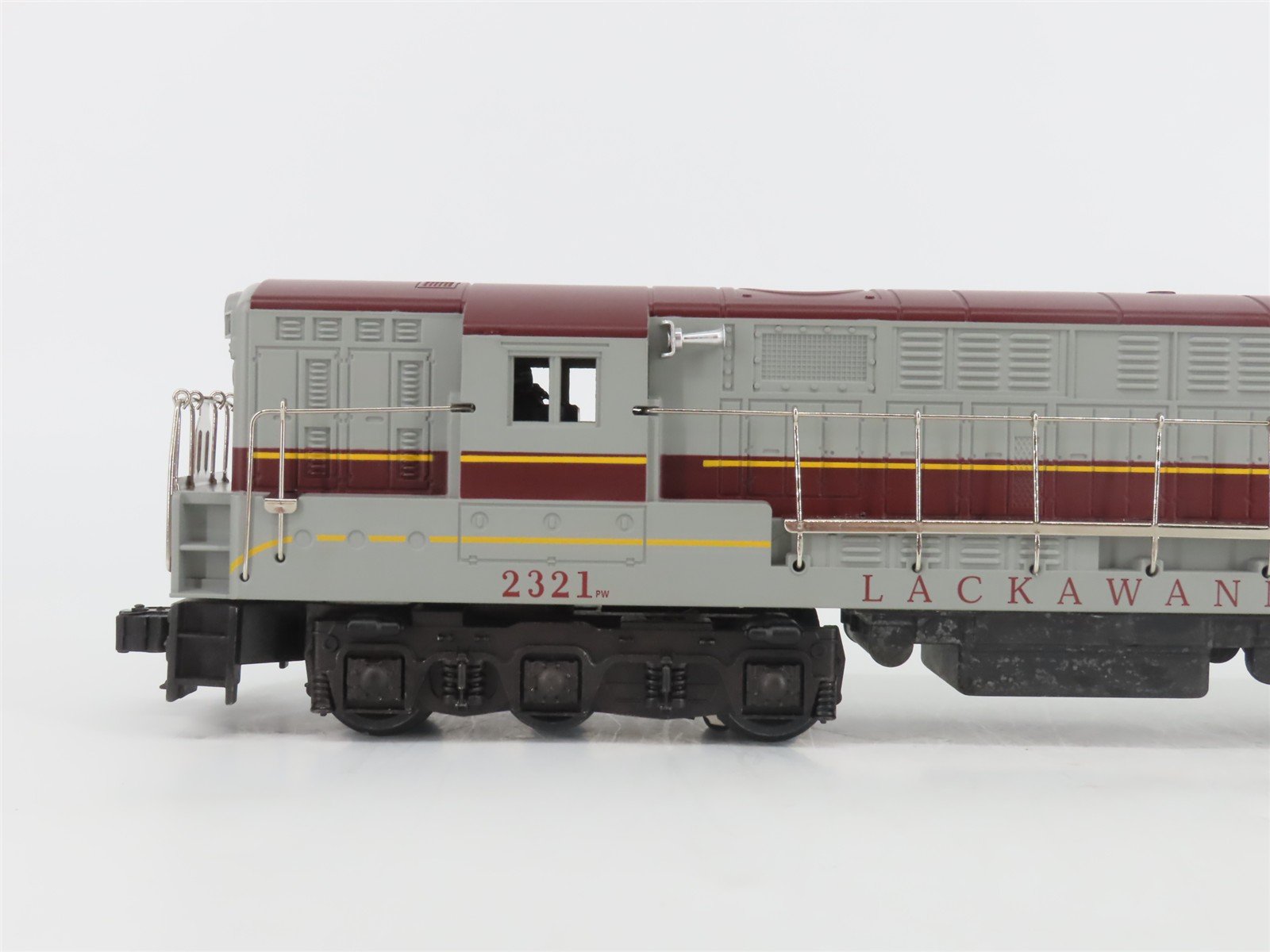 O 3-Rail Lionel Celebration 6-18322 DL&W FM Trainmaster Diesel #2321 TMCC/Sound