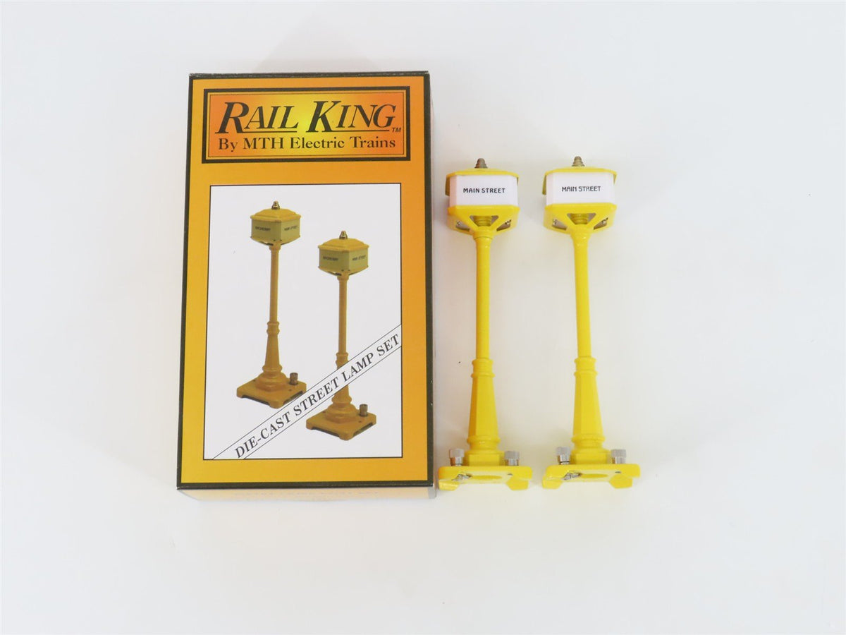 O MTH RailKing MT-1028 No. 57 Yellow &quot;Main Street/Broadway&quot; Street Lamp 2-Pack