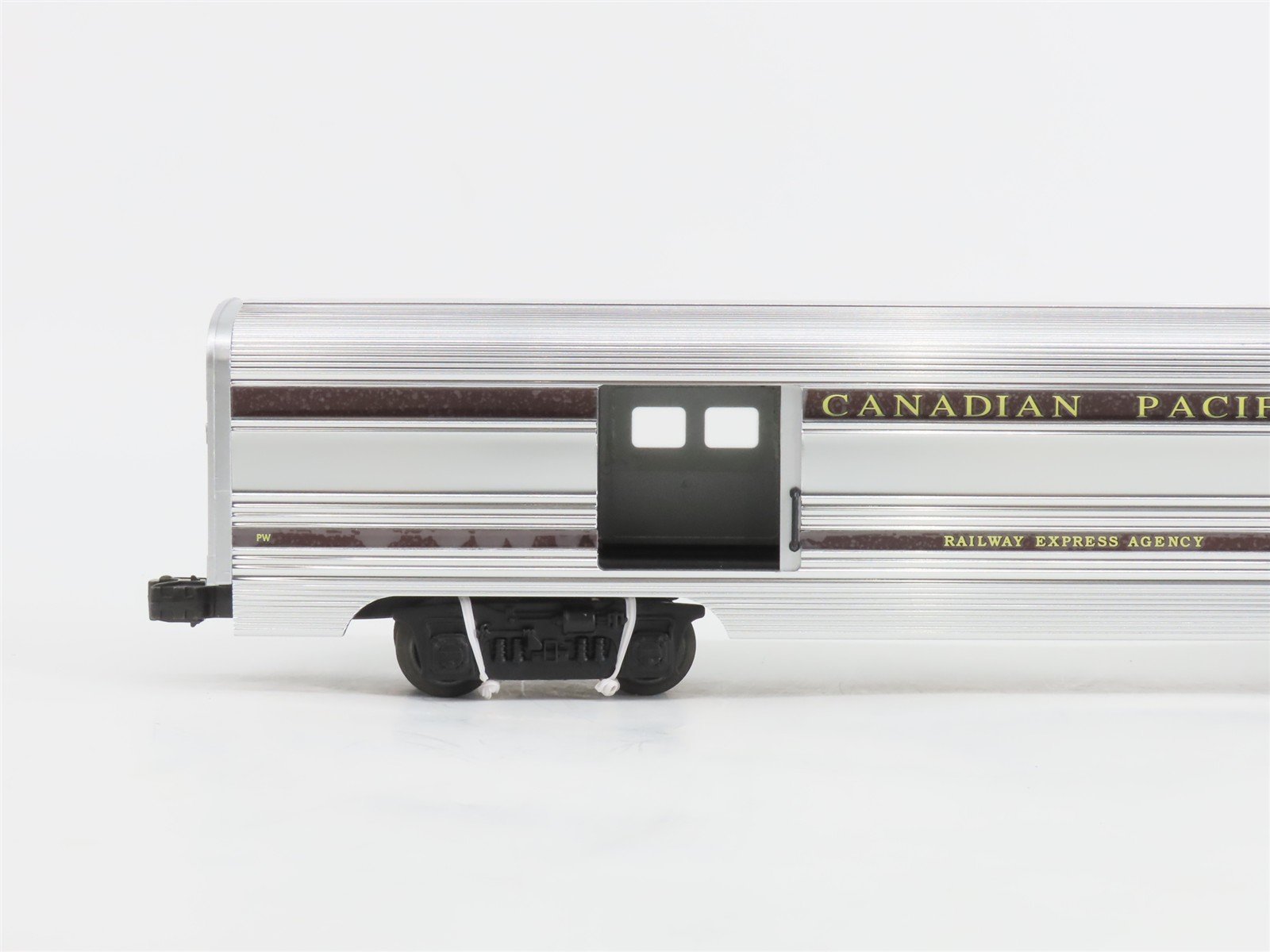 O Gauge 3-Rail Lionel 6-39151 CP Canadian Pacific Aluminum Passenger 2-Car Set