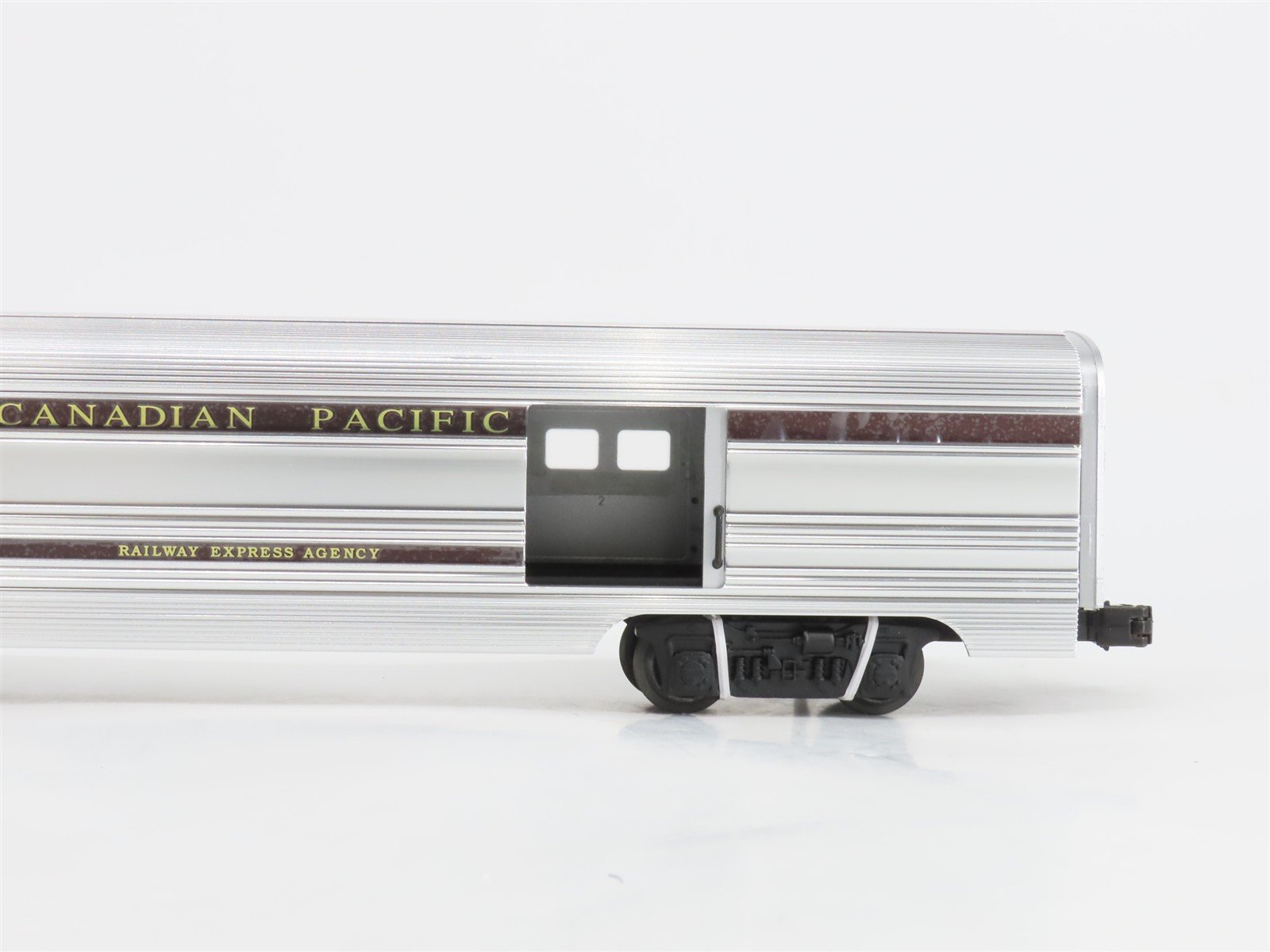 O Gauge 3-Rail Lionel 6-39151 CP Canadian Pacific Aluminum Passenger 2-Car Set