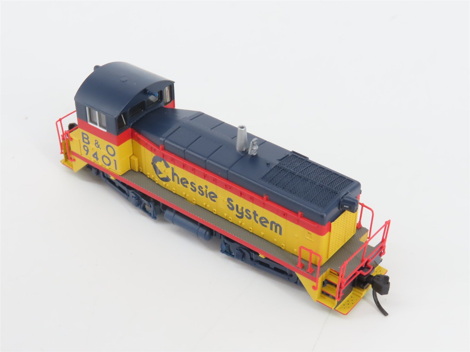 N Scale Life-Like 7385 B&O Chessie System EMD SW8 Diesel Switcher #9401