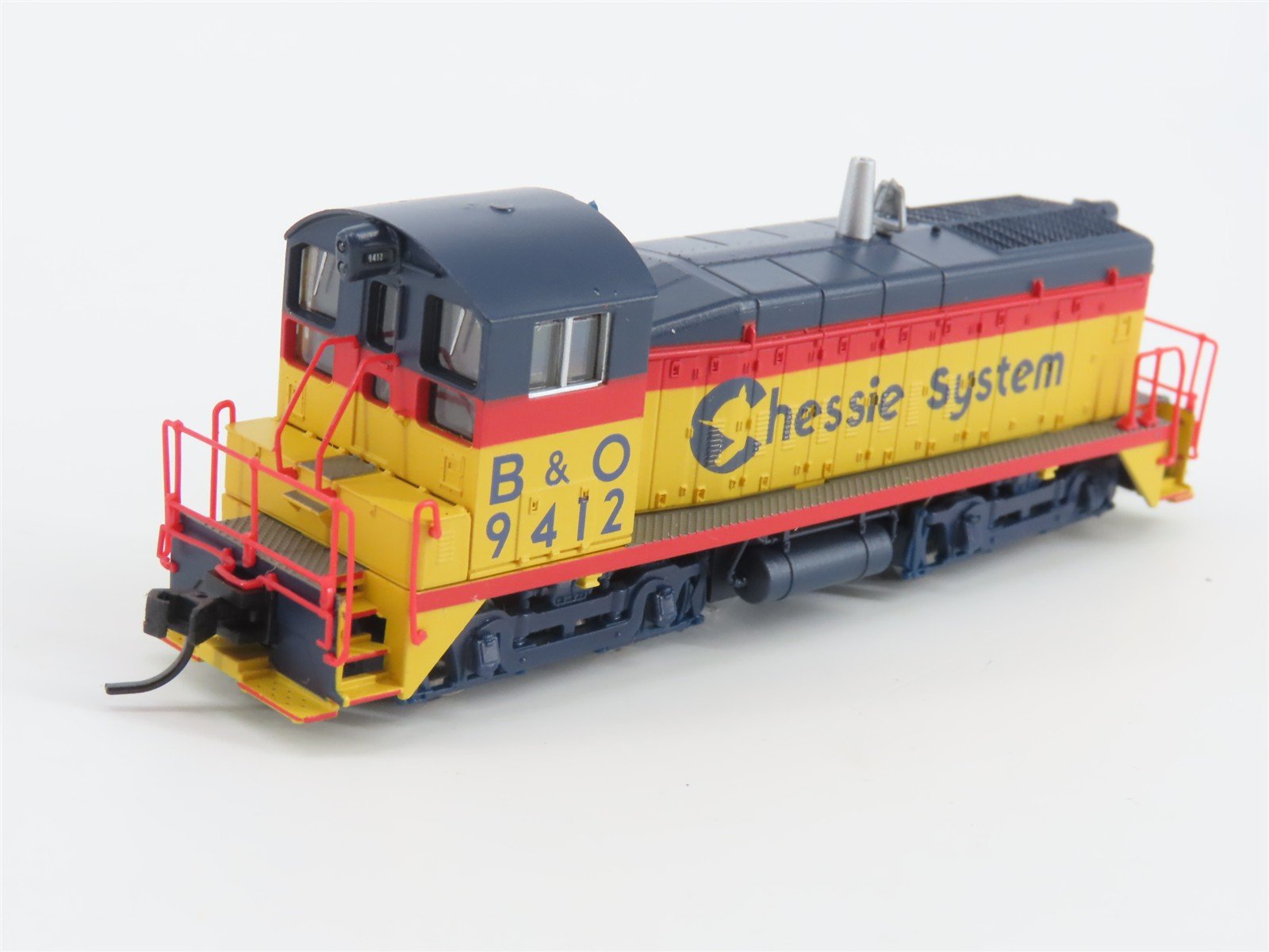 N Scale Life-Like 7386 B&O Chessie System EMD SW8 Diesel Switcher #9412