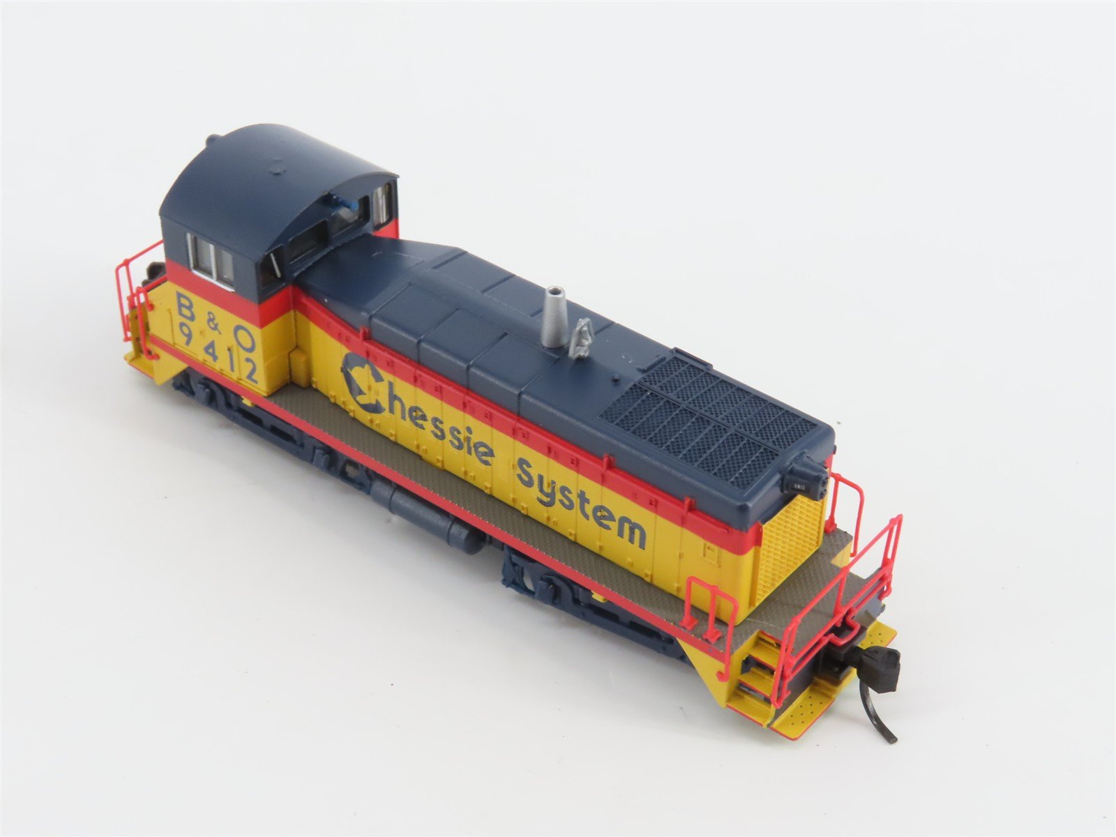 N Scale Life-Like 7386 B&O Chessie System EMD SW8 Diesel Switcher #9412