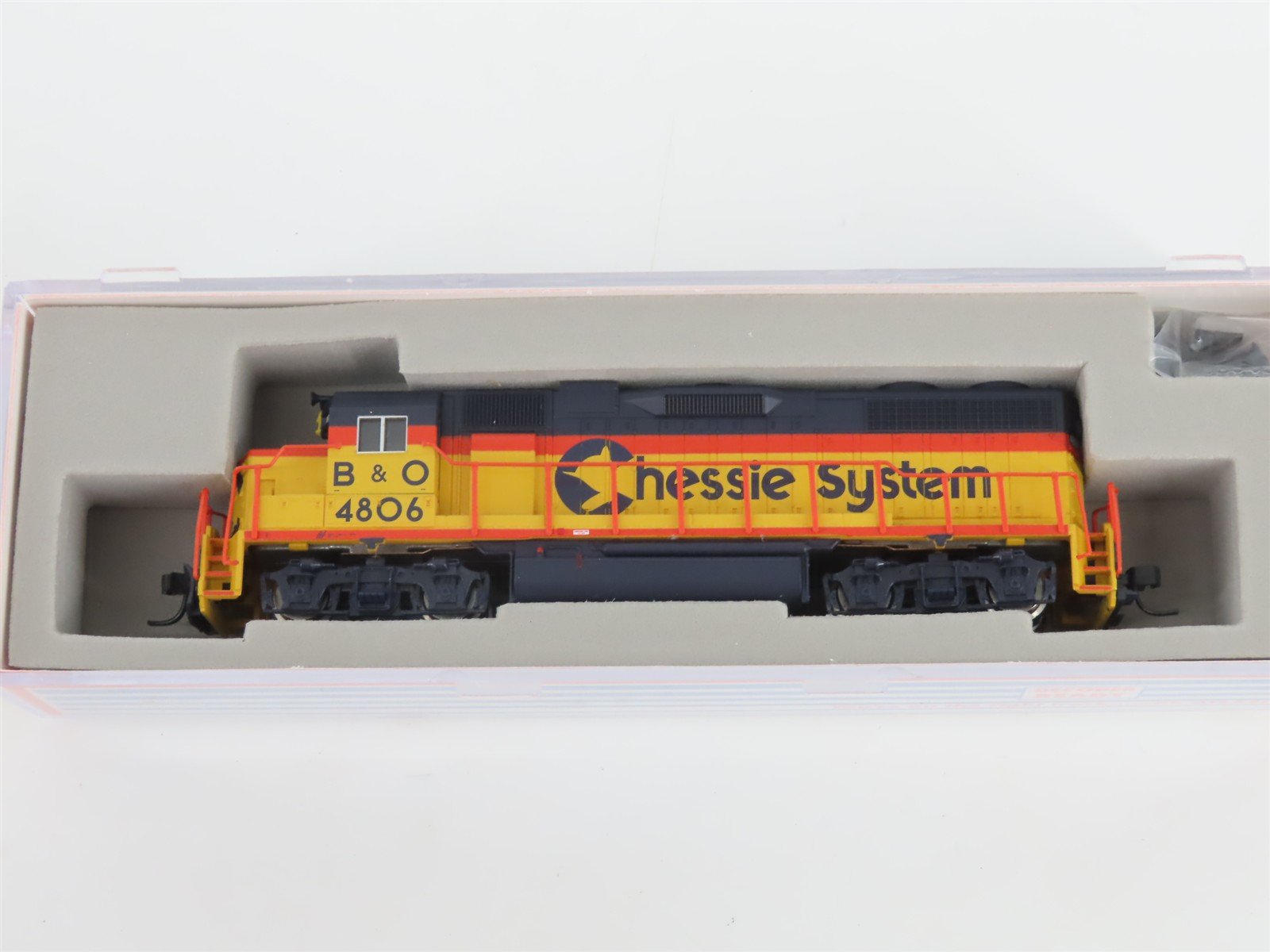 N Scale Atlas 49826 B&O Chessie System EMD GP38 Diesel #4806 - DCC Ready