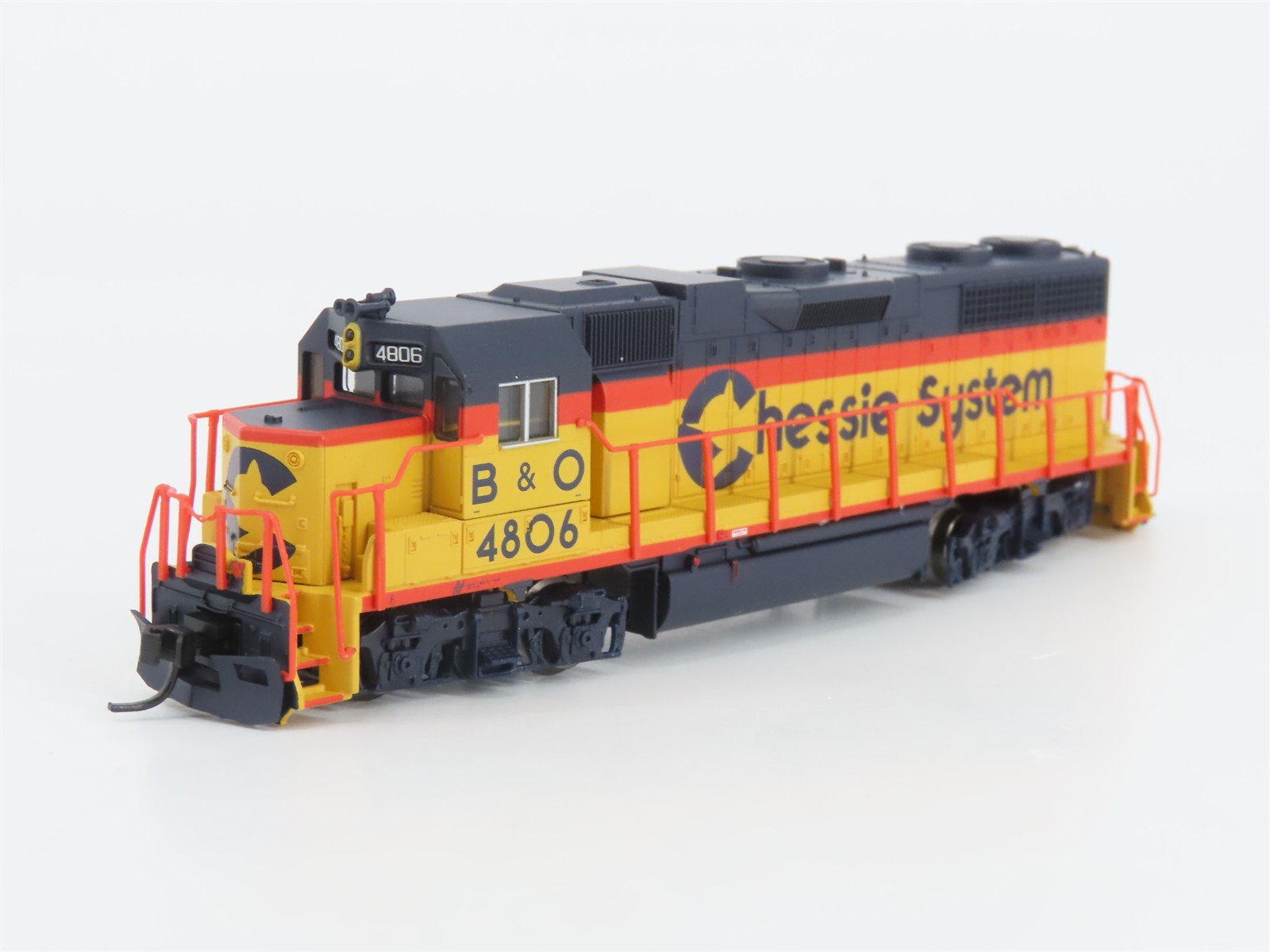 N Scale Atlas 49826 B&O Chessie System EMD GP38 Diesel #4806 - DCC Ready