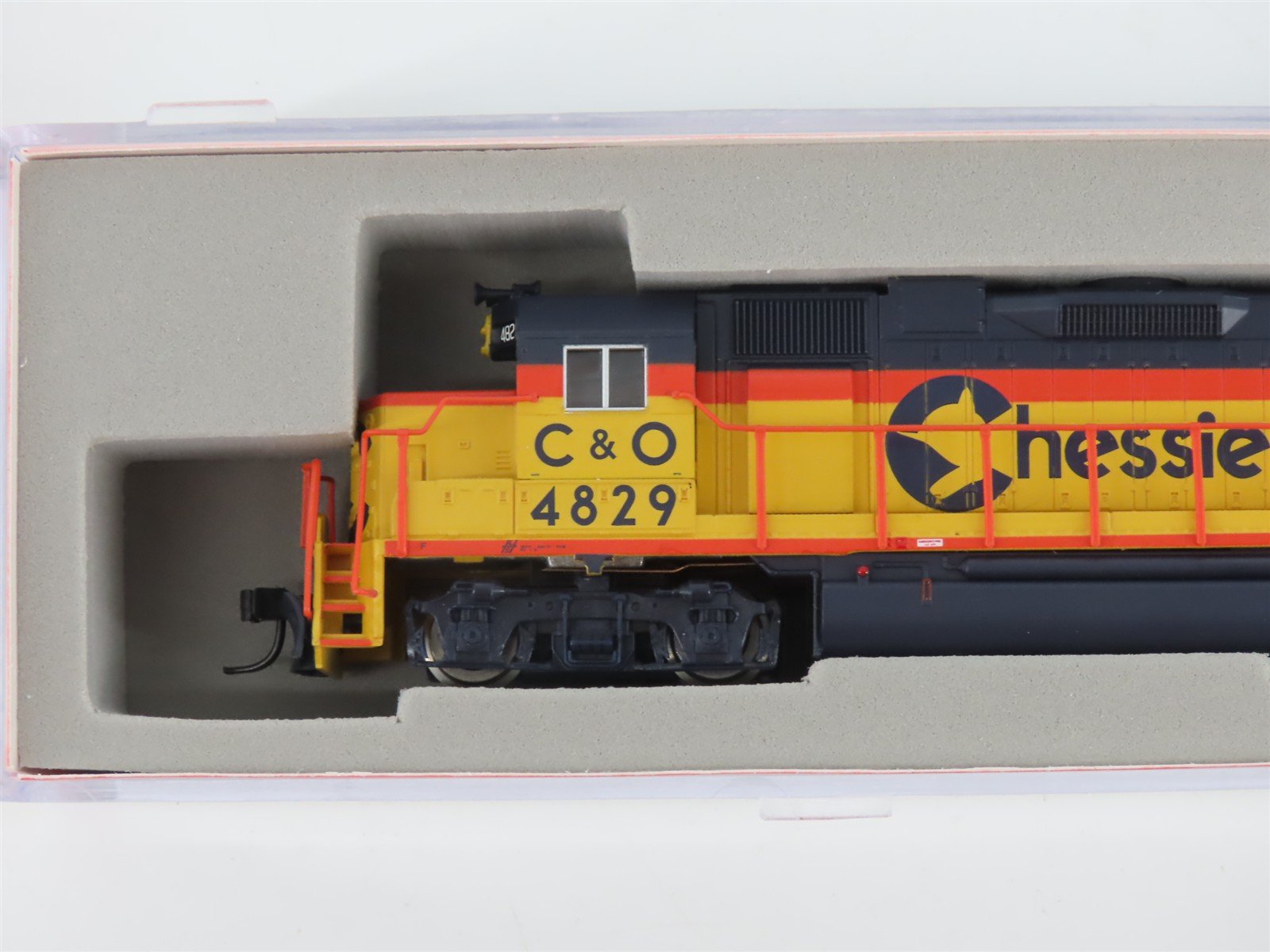 N Scale Atlas 49827 C&O Chessie System EMD GP38 Diesel #4829 - DCC Ready