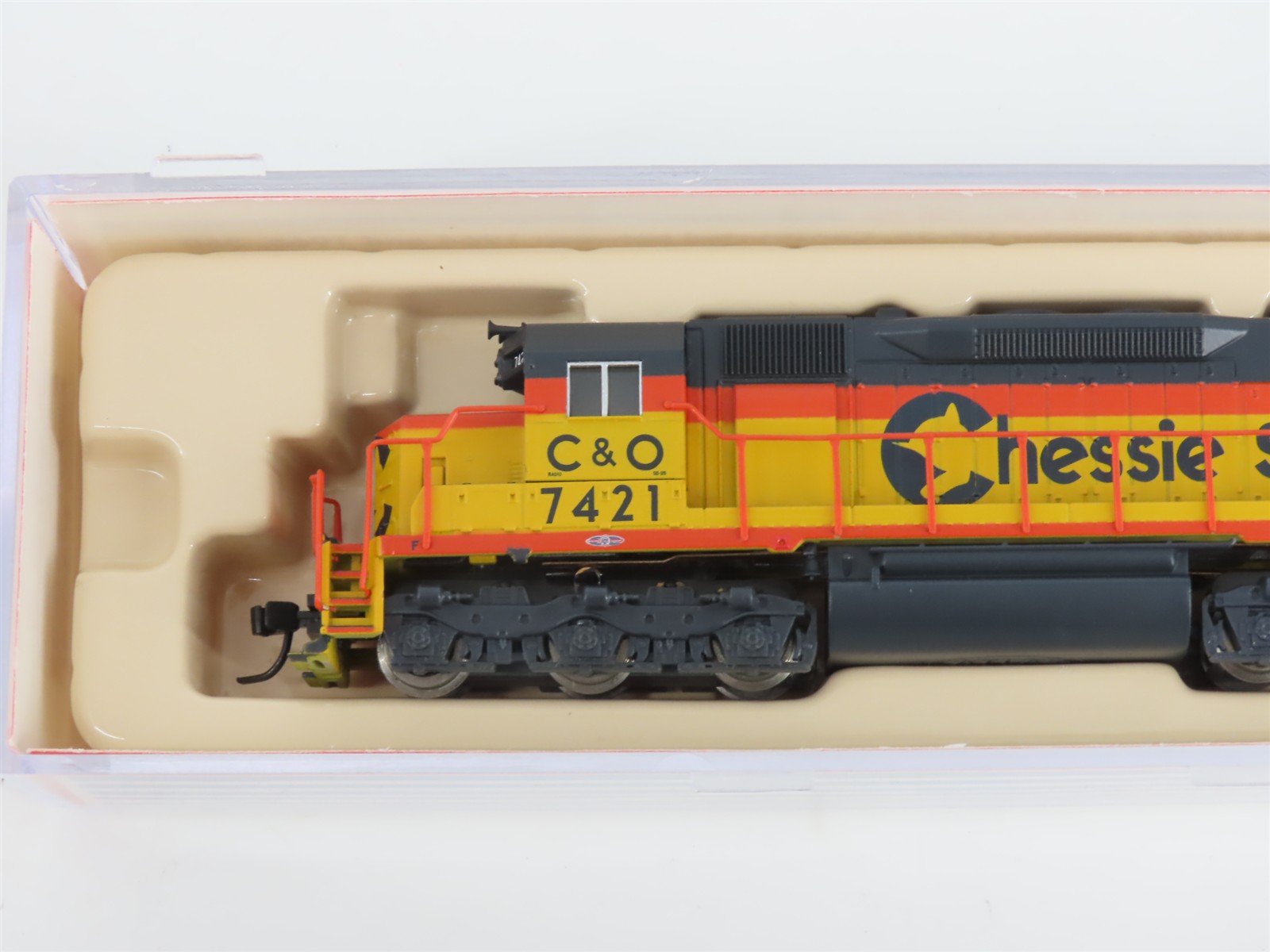 N Scale Atlas 49413 C&O Chessie System EMD SD35 Diesel #7421 - DCC Ready