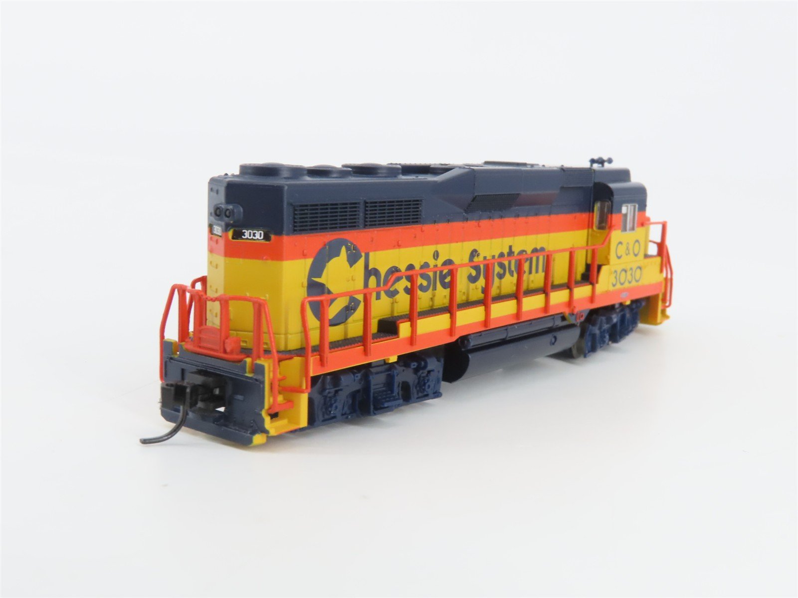 N Scale Atlas Classic 47509 C&O Chessie System EMD GP30 Diesel Locomotive #3030
