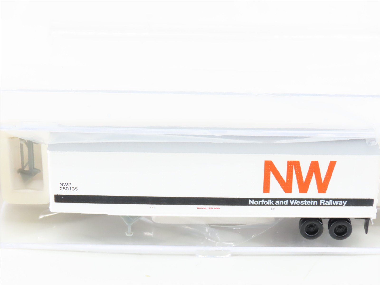 N Scale Atlas 29782 NW Norfolk & Western Railroad 45' Pines Trailer #250135