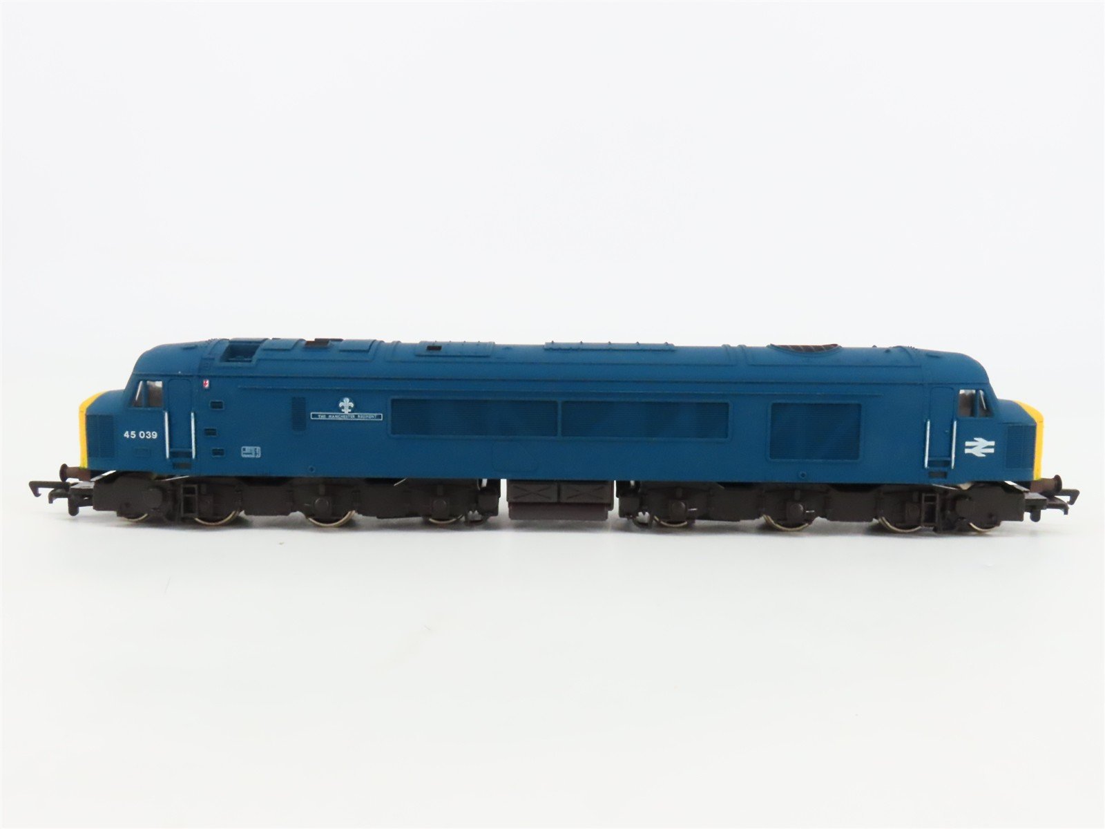 OO Scale Mainline 37-051 Manchester Regiment Class 45 Diesel Locomotive #039