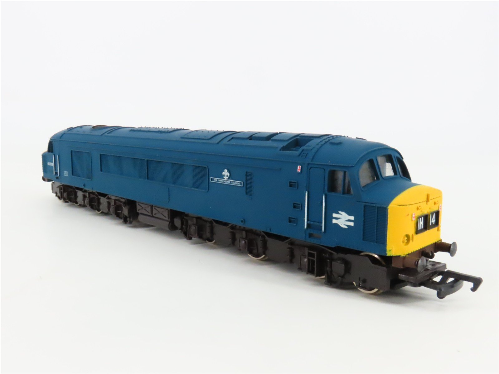 OO Scale Mainline 37-051 Manchester Regiment Class 45 Diesel Locomotive #039