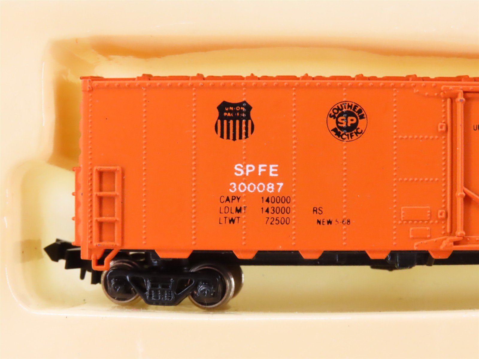 N Scale Con-Cor 0001-008931 SPFE Pacific Fruit Express 50' Mech Reefers 3-Pack