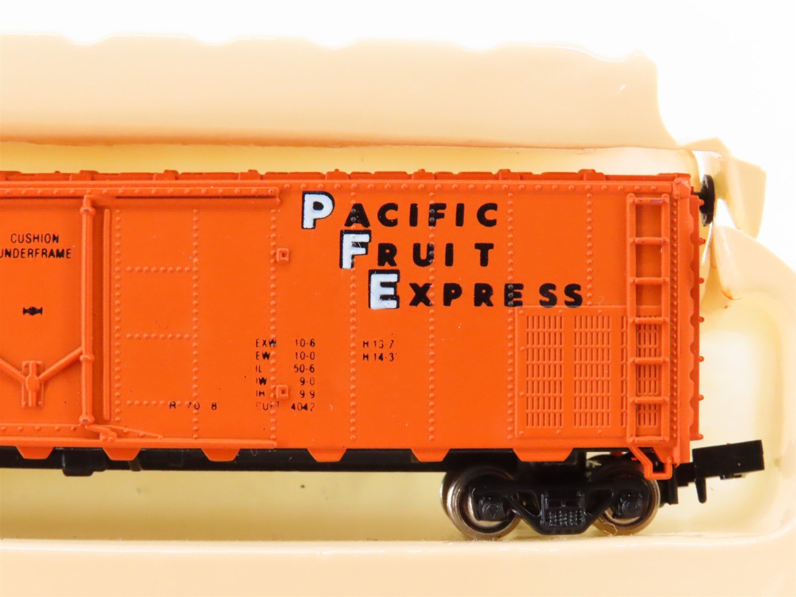 N Scale Con-Cor 0001-008931 SPFE Pacific Fruit Express 50' Mech Reefers 3-Pack